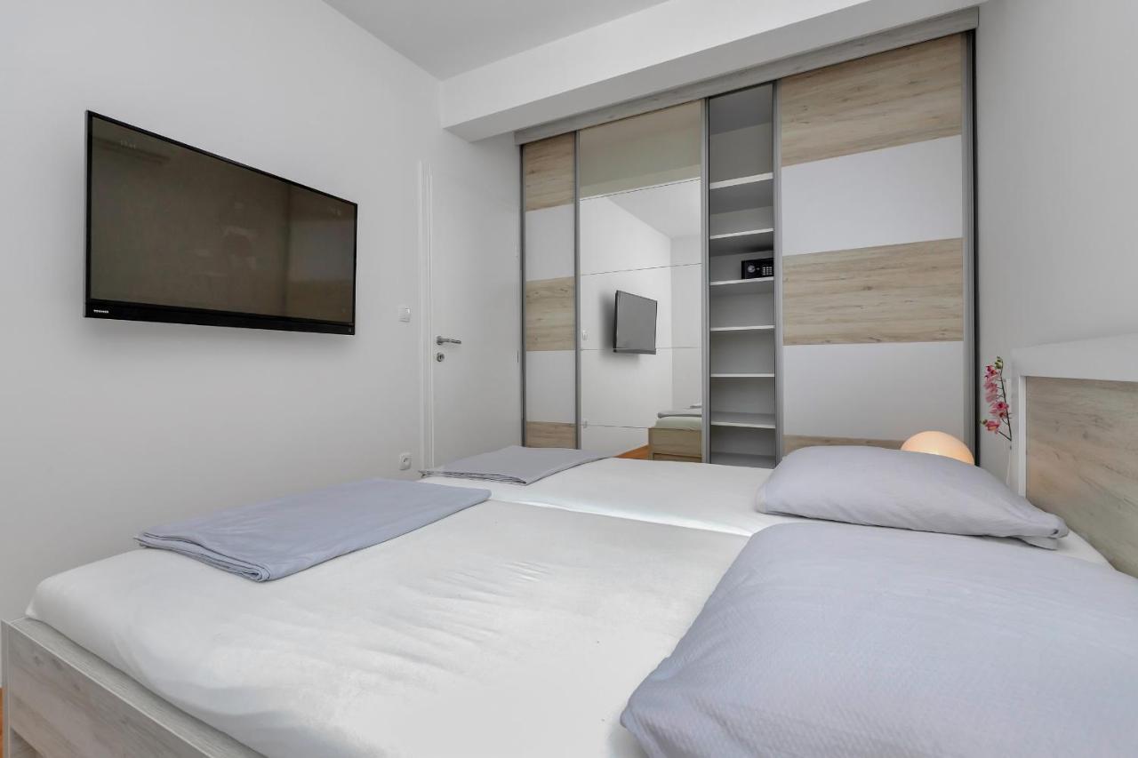 Luxury Apartment Macola Free Beach Parking Макарська Екстер'єр фото
