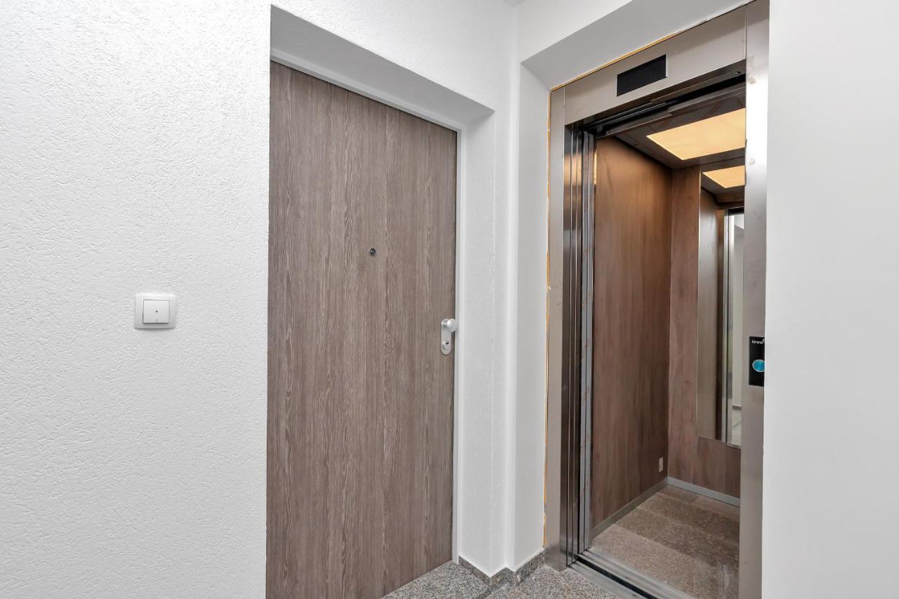 Luxury Apartment Macola Free Beach Parking Макарська Екстер'єр фото