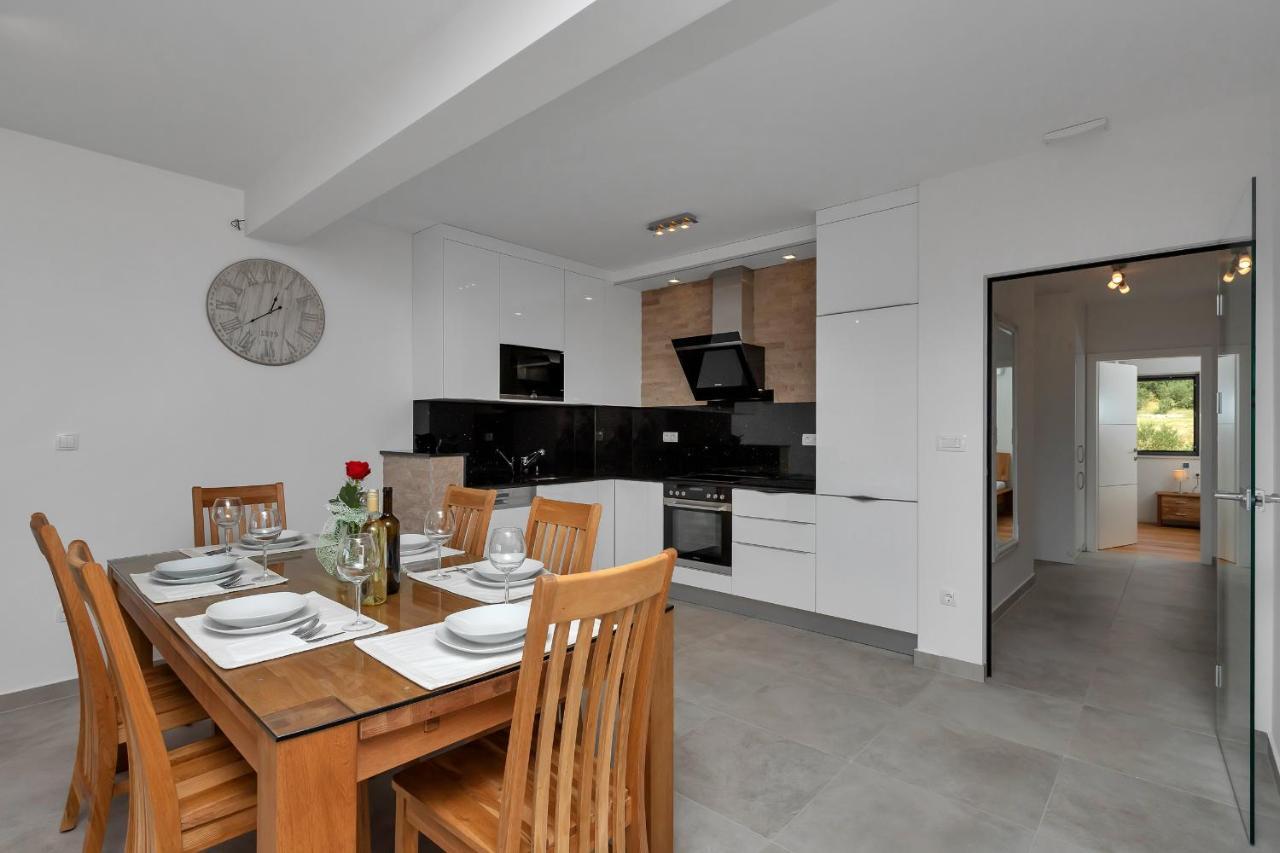 Luxury Apartment Macola Free Beach Parking Макарська Екстер'єр фото